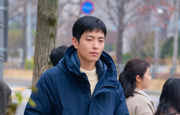  룩앳미 드라마 정보, 출연진 이민기, 한지현 (2023 웨이브 오리지널)