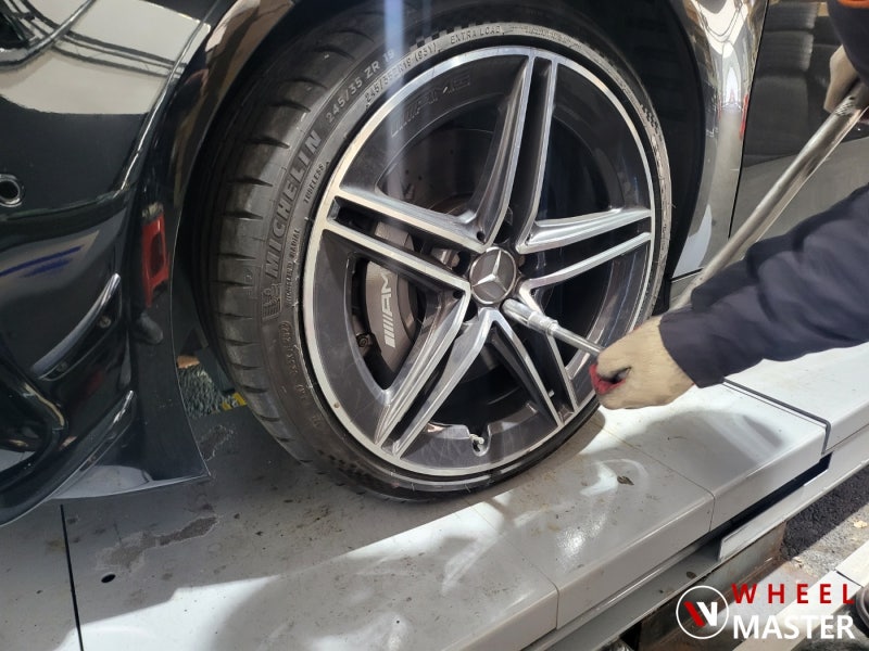 벤츠 A45AMG 포트홀 사고로 인한 휠수리 / 벤츠 휠복원
