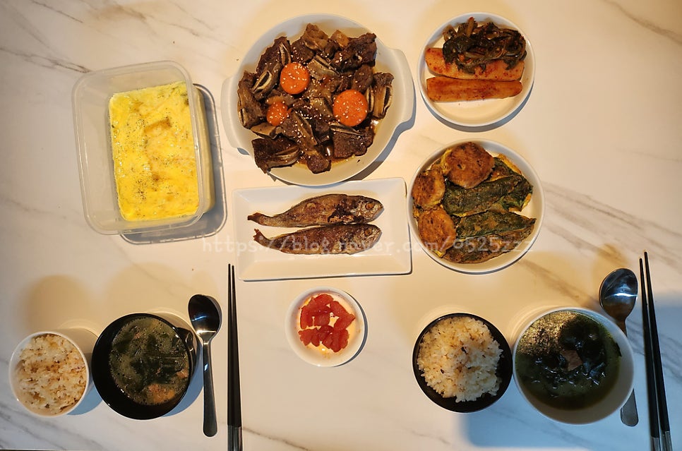 [23.02.06]신랑 생일축하합니다 생일상 미역국 소갈비찜 조기구이 계란찜 깻잎전 관련 사진