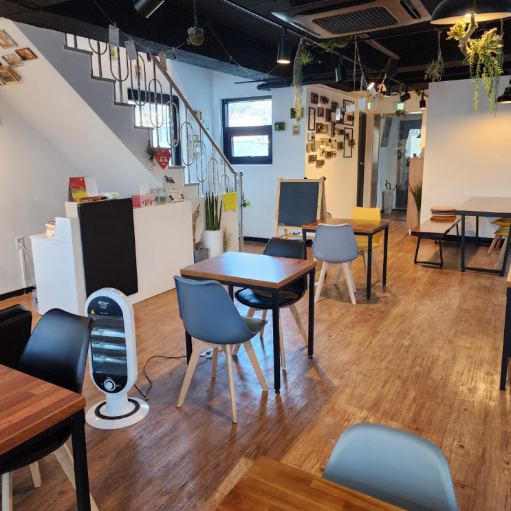  신촌 국외유료직업소개사업 현장실사 완료! 여기는 Cafe?