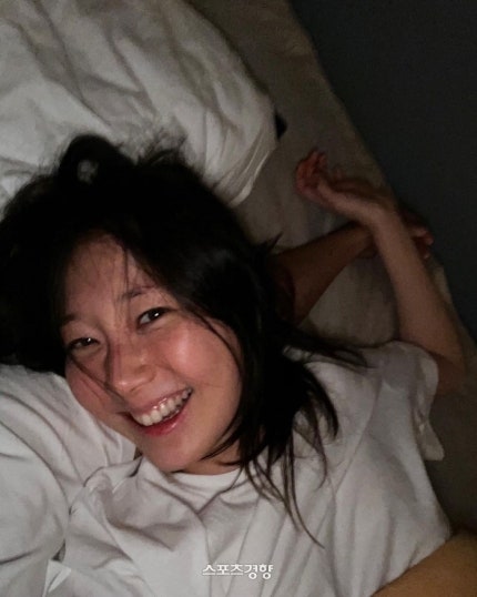 이유영 남친과 침대셀카 열애인정 인스타그램