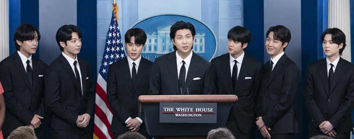  BTS가 전세계 음악시장과 문화에 미친 영향과 한국문화의 영향력 확장을 위한 전략