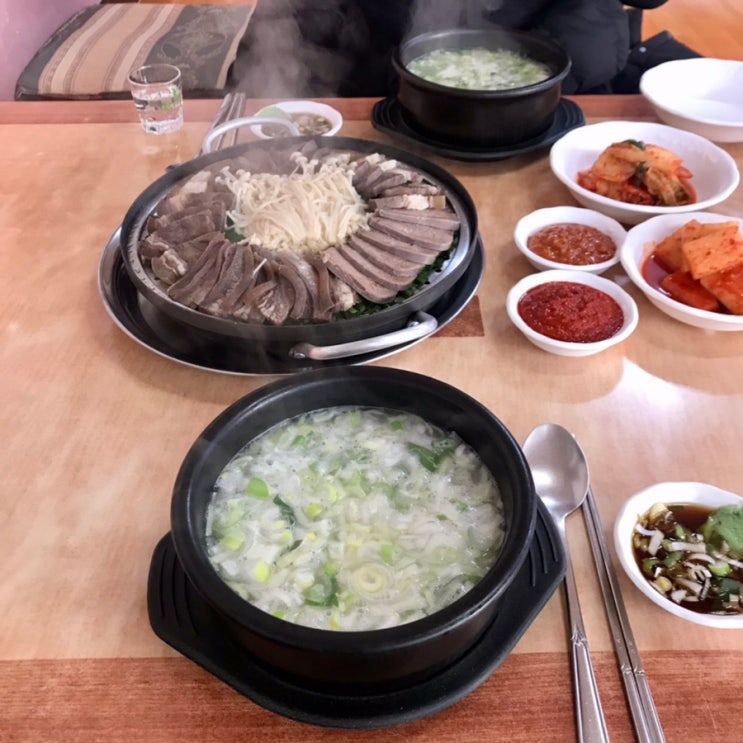 소머리수육에 소주한잔 뜨거운 국물은 덤 쌍용동 황금감자탕소머리국밥 / 천안식후감