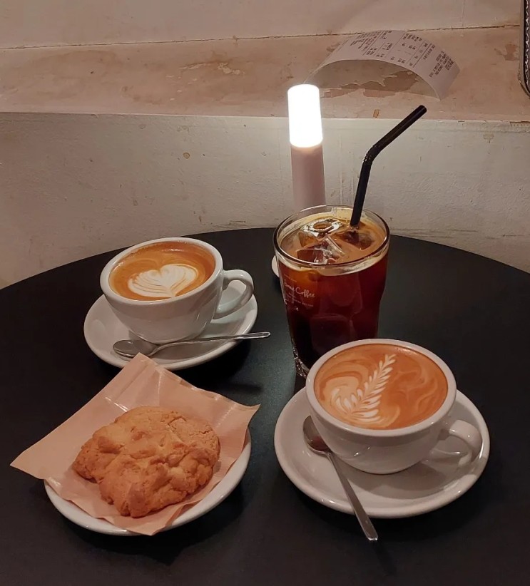 강남역 카페: 겟썸 커피 Downstairs  분위기 좋은 카페  그리고 커피 맛집