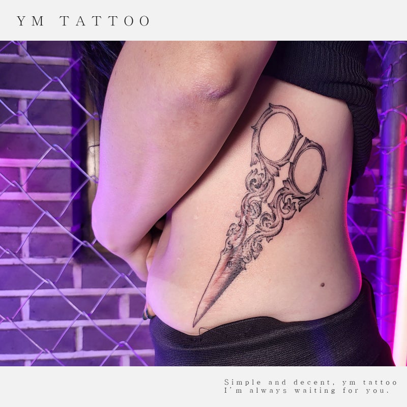 여성을 위한 골반 문신