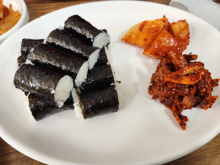 Chungmugimbap Hwanggeumjeom photo 2