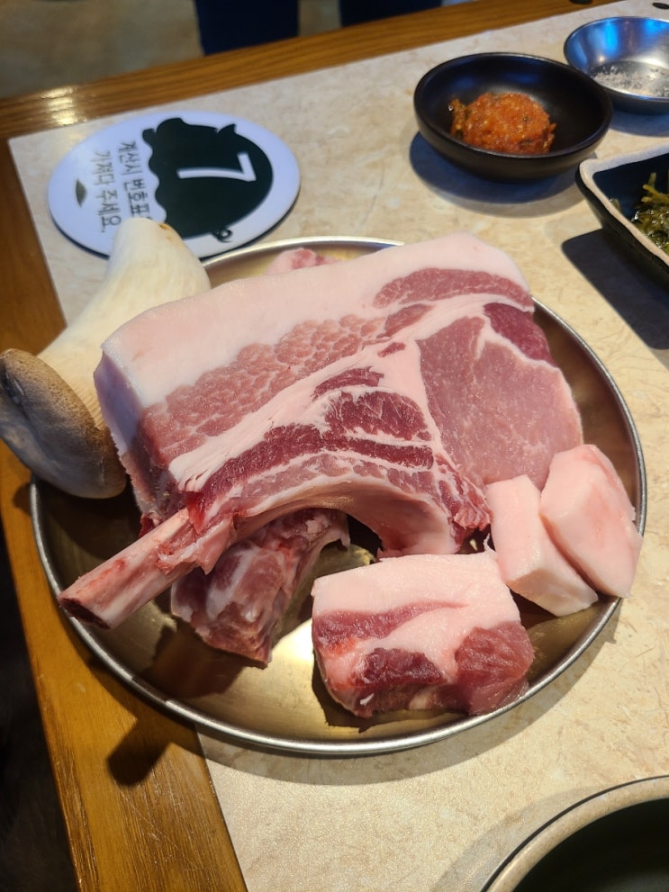  제주도 흑돼지 맛집 숙성도 노형본관!(feat. 용꽈배기)