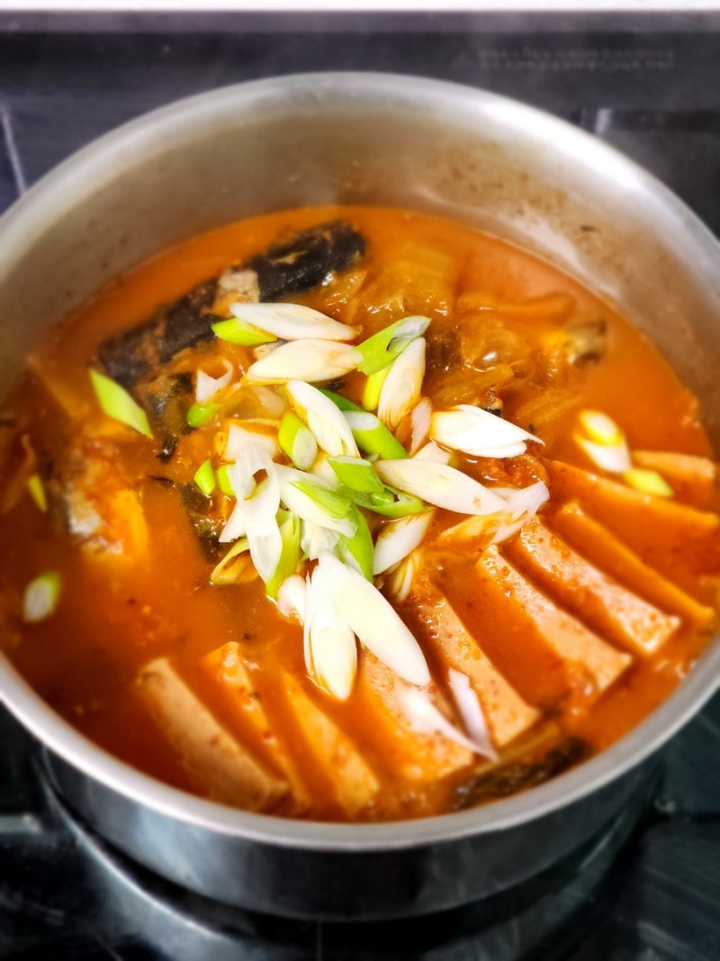 스팸 꽁치 통조림 김치찌개 맛있게 끓이는 법 손쉬운 황금 레시피