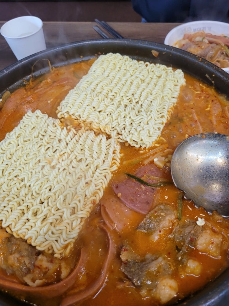 안산 반월공단 내 빅쭌부대찌개 안산점  차돌부대찌개 후기