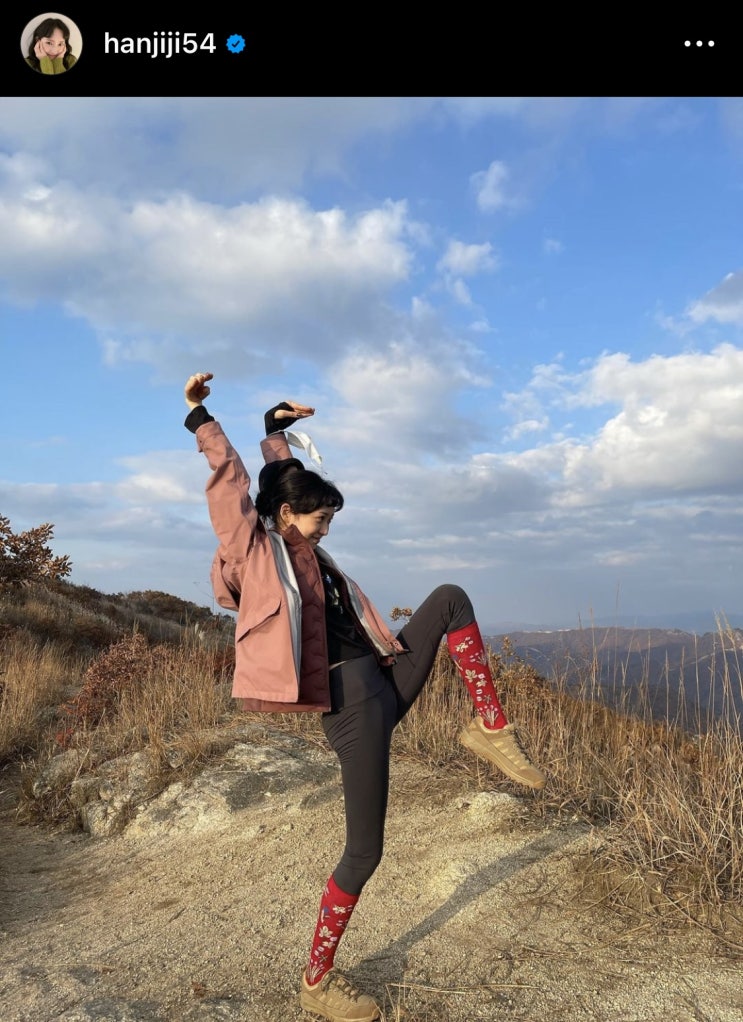  소장한 여자 레깅스 바지 바람막이로 봄 등산복 코디 가즈아