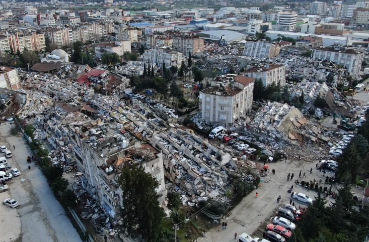 전국 포근하고 맑은 날씨, 튀르키예, 터키, 시리아 지진 피해 규모 증가 사망자 8천 명 육박 여진 450차례 발생