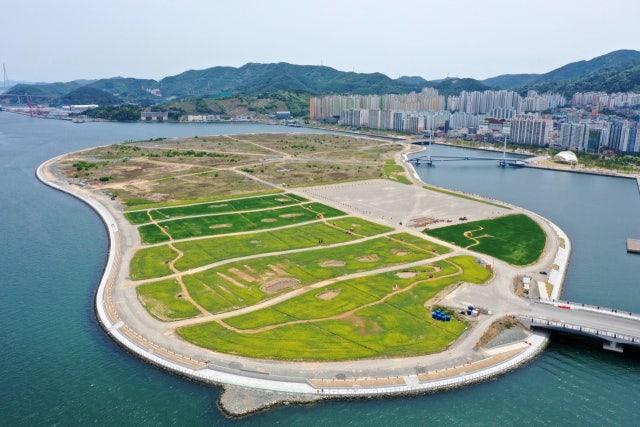  마산 해양신도시(인공섬) 부지 기반조성 공정률 85%