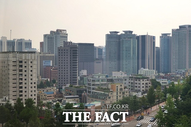 손보사, 불황이라며 보험료 올리더니···그들만의 성과급 잔치에 뒷말 손보사, 불황이라며 보험료 올리더니···그들만의 성과급 잔치에 뒷말