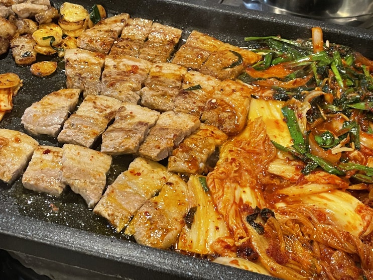  은평구 연신내 맛집 [부추삼겹살] 김치랑 부추가 JMT + 치즈 볶음밥 필수