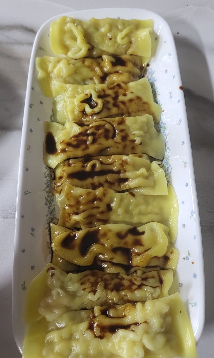  새우듬뿍들어간 담백한 태국식 만두 툭툭 누들타이 사왓디만두