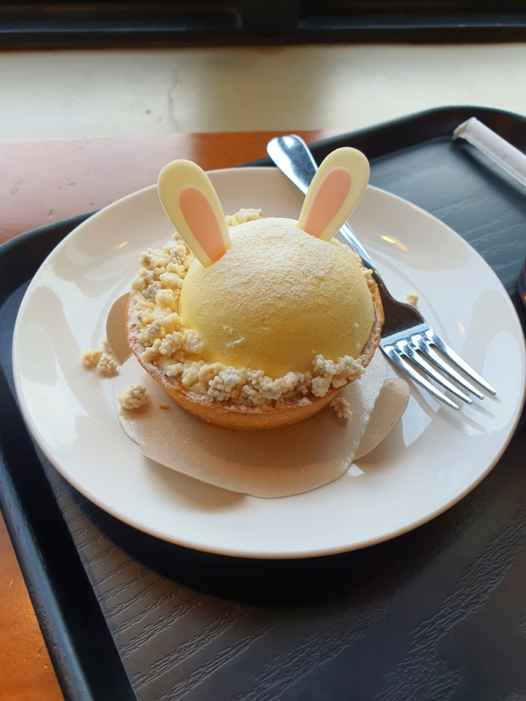  [맛집]스타벅스 신메뉴 토끼타르트 리뷰 / 스타벅스 #마스카포네 치즈타르트 다른 거 먹을걸!