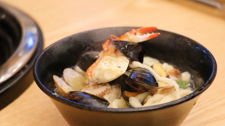  아산 배방 칼국수 맛집 육수가 진국인 궁전해물칼국수 배방직영점.