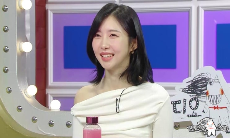 "밤 산책 중 손 잡아" 주현영, 지드래곤과 열애 기사 직접 써...과거 학창 시절 공개 "밤 산책 중 손 잡아" 주현영, 지드래곤과 열애 기사 직접 써...과거 학창 시절 공개