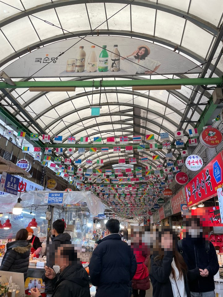  광장시장 먹거리 추천 : 빈대떡, 칼국수, 떡볶이, 호떡, 과일주스까지