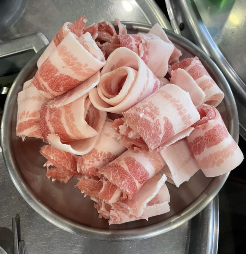 [수유역/로컬 맛집] 유정돈데이ㅣ대패삼겹살전문, 점심에도 만석! (메뉴판,주차)