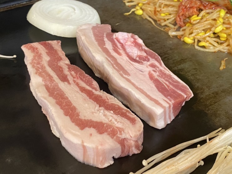  수원 신동 카페거리 맛집 고니네 제주흑돼지