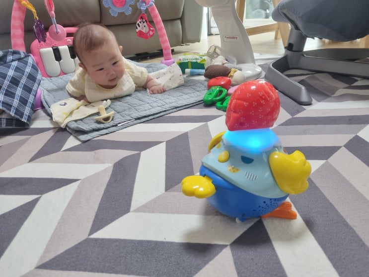  100일 아기 터미타임 장난감 꼬꼬맘 후기!!