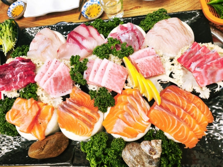  [진해용원맛집] 활어회와 참치 연어를 한번에 <방갈로> 분위기 있는 횟집
