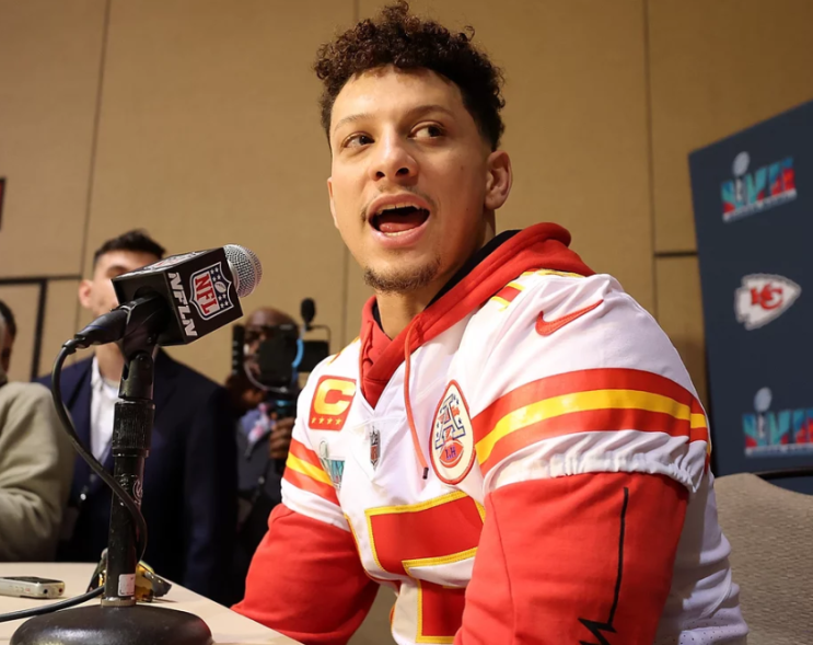패트릭 마홈스는 NFL의 2022년 최우수 선수로 선정되었습니다 패트릭 마홈스는 NFL의 2022년 최우수 선수로 선정되었습니다