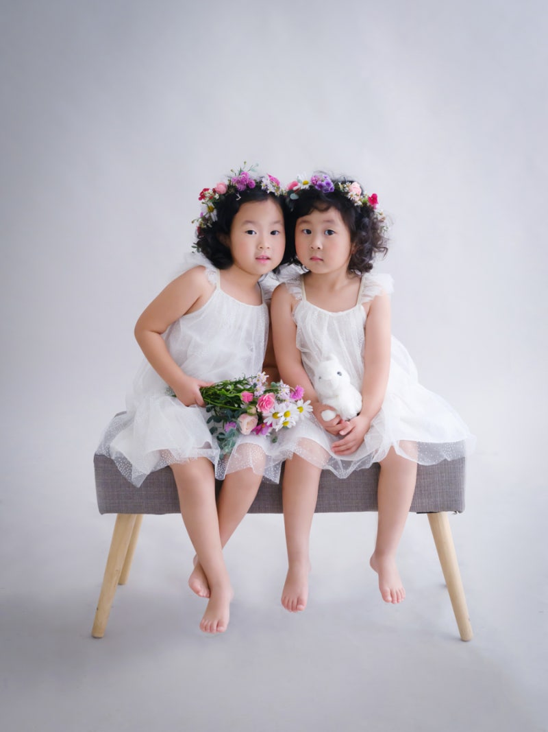 공주옷 자매룩 입고 키즈모델처럼 찰칵! 여아드레스 공주드레스 준비되어있는 키즈스튜디오 : 네이버 블로그, image size:800x1067