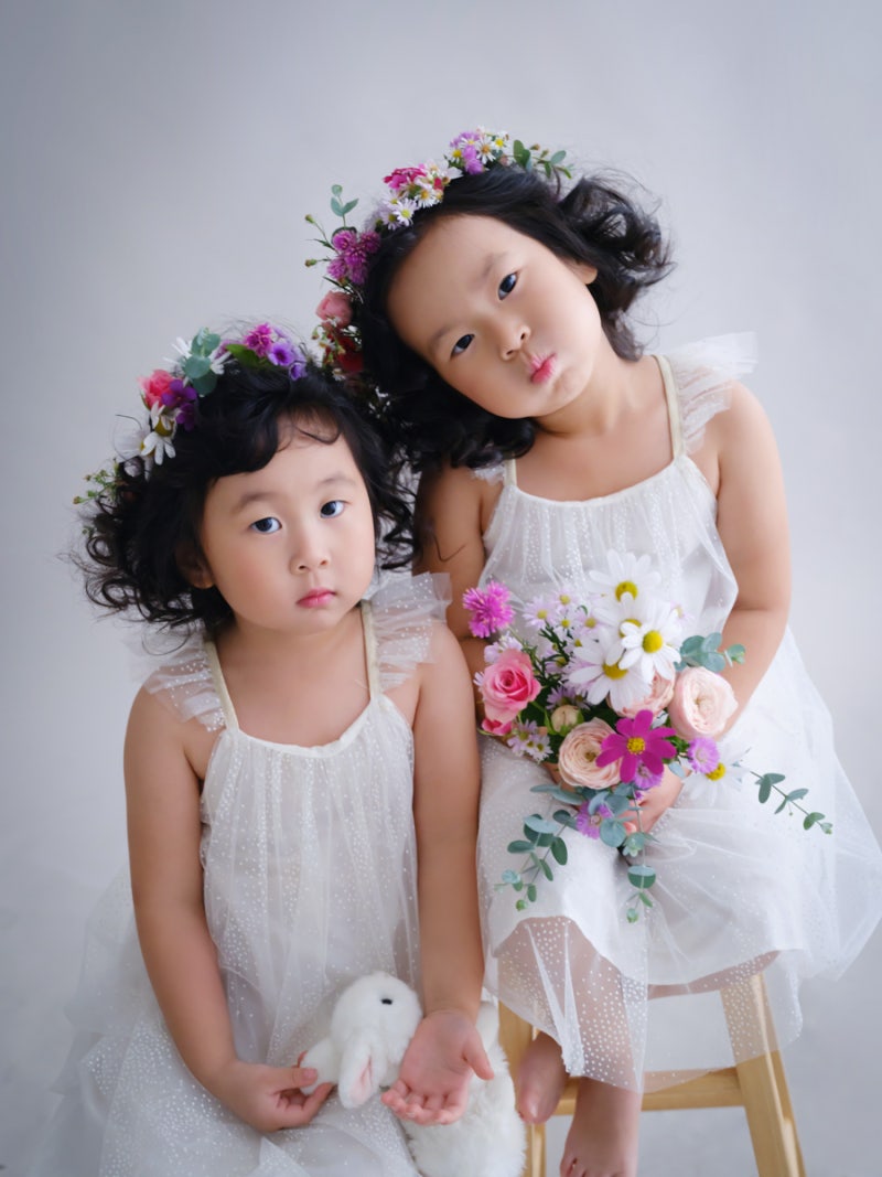 공주옷 자매룩 입고 키즈모델처럼 찰칵! 여아드레스 공주드레스 준비되어있는 키즈스튜디오 : 네이버 블로그, image size:800x1067