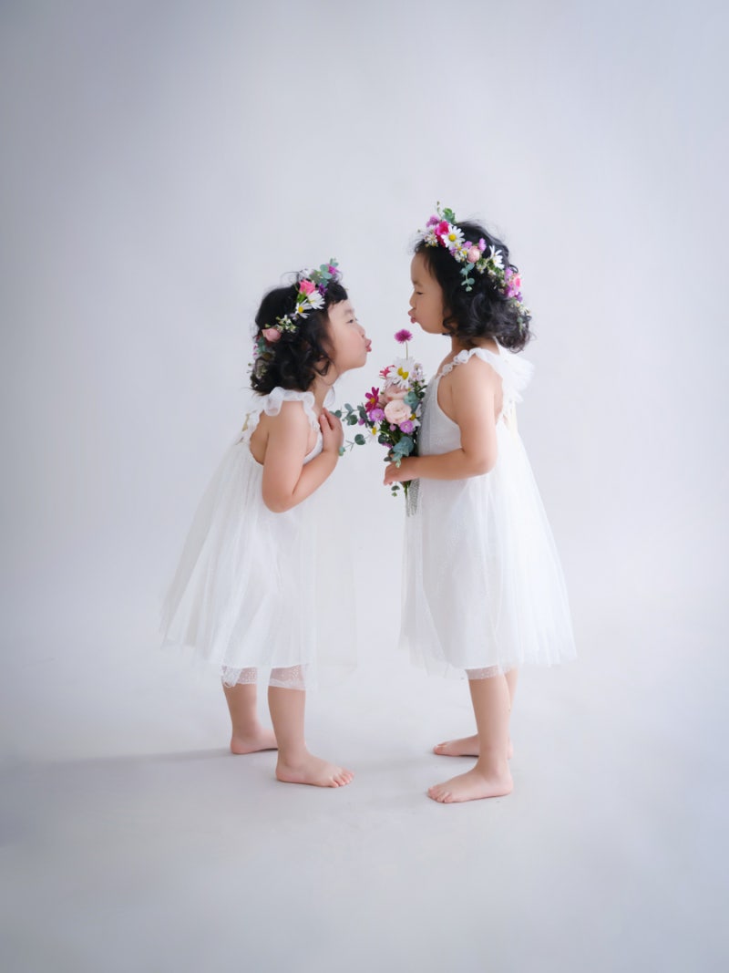 공주옷 자매룩 입고 키즈모델처럼 찰칵! 여아드레스 공주드레스 준비되어있는 키즈스튜디오 : 네이버 블로그, image size:800x1067