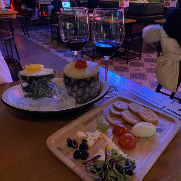  줄서서먹는 잠실새내술집 핫플레이스 잠실맛집 이태리 양조장 잠실본점 with 루이스 펠리페 에드워즈 까르미네르 와인