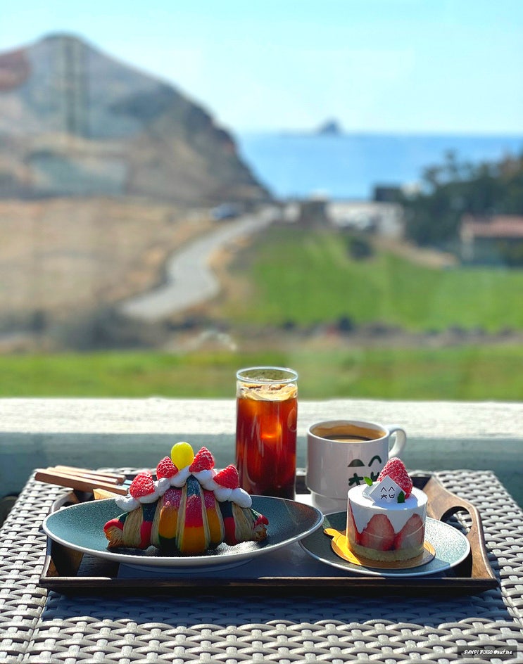  서귀포 관광명소를 한 눈에 볼 수 있는 뷰맛집 제주 용머리해안 산방산 카페, 소색채본 (feat. 인생샷 포토존)