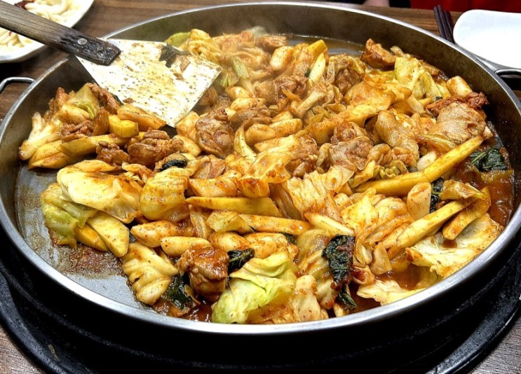 [춘천 맛집] 춘천산속에닭갈비 - 라데나cc 근처 맛집 숯불닭갈비 철판닭갈비 주차