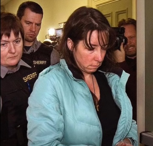 캐나다 엄마 페니 딸 카리사 살인 유기 남친 버논 살인교사 전말 장미의 전쟁