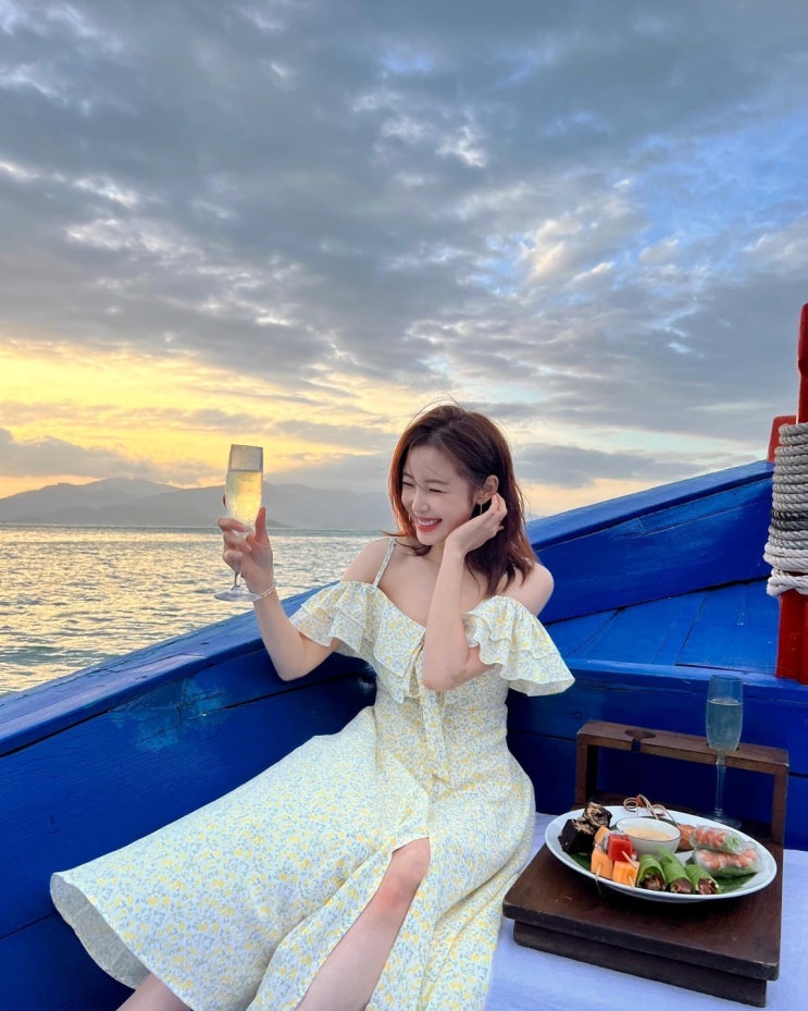 베트남 나트랑으로 호캉스 떠난 전효성, 인생 첫 혼술하다 다리 부상 당해...무슨 일? 베트남 나트랑으로 호캉스 떠난 전효성, 인생 첫 혼술하다 다리 부상 당해...무슨 일?