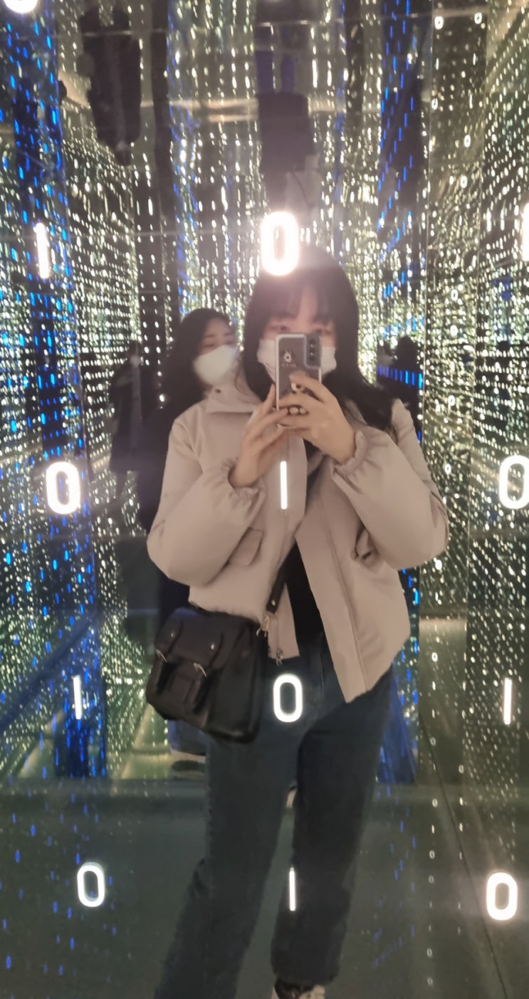  성수 로그아웃 전시회 가서 사진 오지게 건진 후기