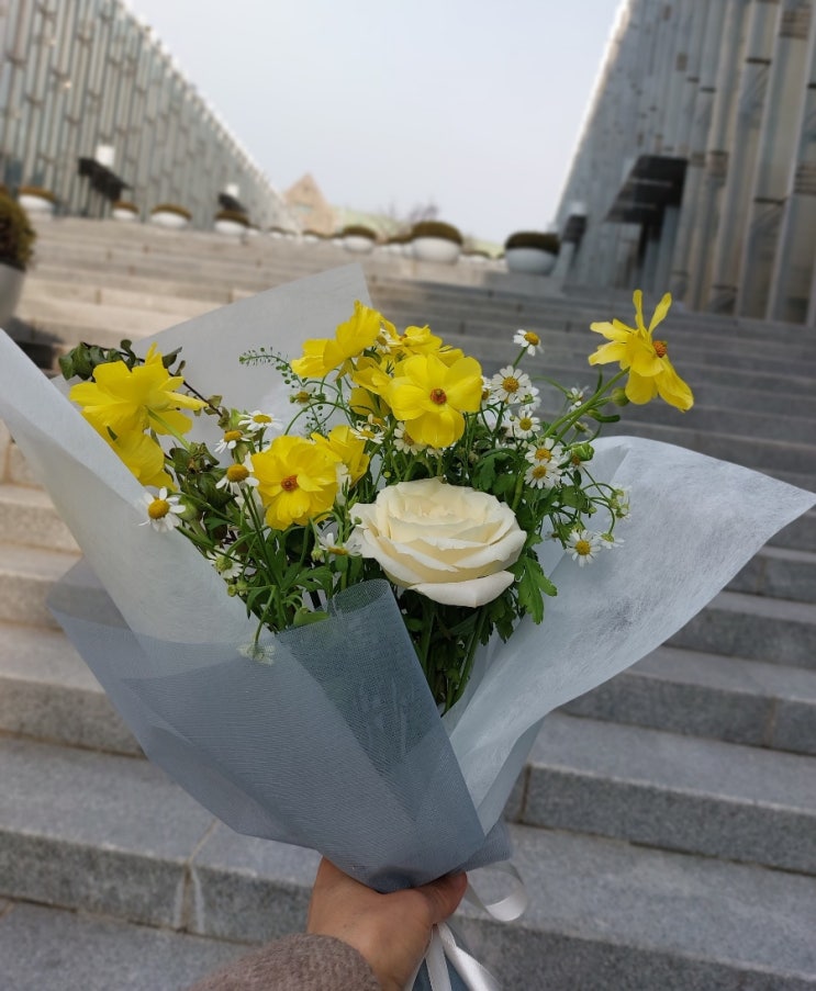 이대역꽃: 포이 POI 쁘띠꽃다발 나를위한 꽃다발 선물 졸업 꽃다발 이대역꽃: 포이 POI 쁘띠꽃다발 나를위한 꽃다발 선물 졸업 꽃다발