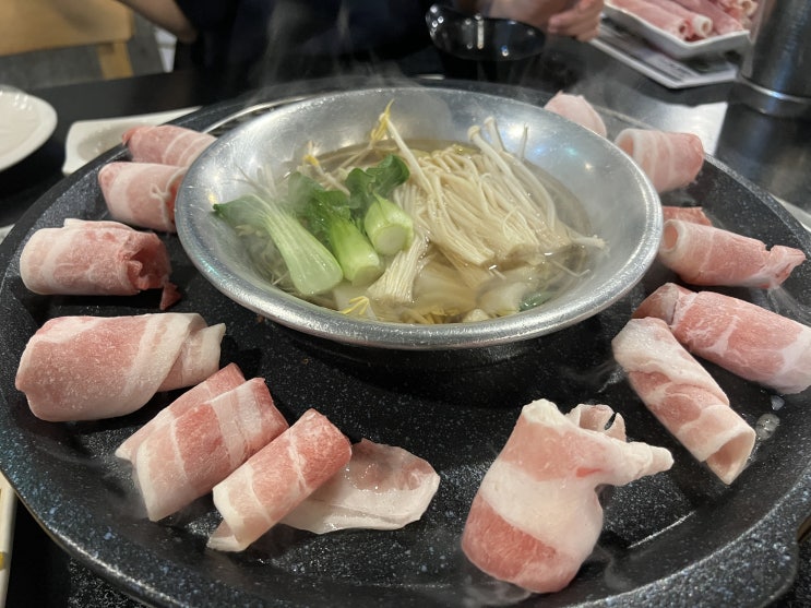 강남역 삼겹살집 찾을 때도 가기 좋은 강남역 무한리필 샤브샤브 샤브쌈주머니 서울강남점