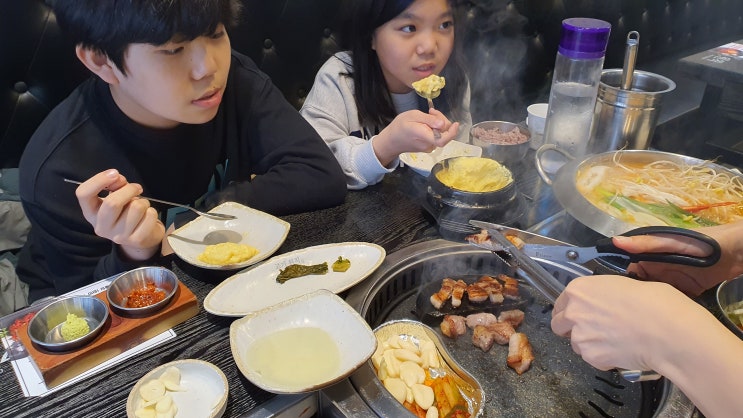  천안 청당동 법원 인근의 보편타당한 삼겹살, 목살 돼지고기 식당