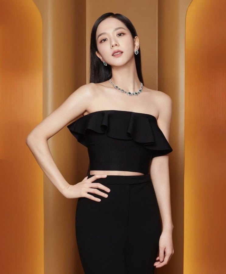 '17억 주얼리' 블랙핑크 지수, 주얼리 두른 명품 목선 ... 환생한 아프로디테 여신 '17억 주얼리' 블랙핑크 지수, 주얼리 두른 명품 목선 ... 환생한 아프로디테 여신