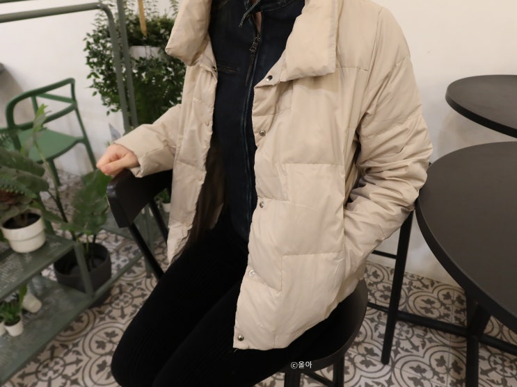  마리끌레르 여성 퀄팅 경량패딩 FNC몰 세일 득템 - 지금 입기좋은 얇은패딩이네