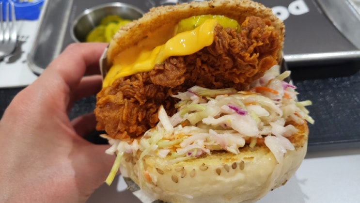  광교 갤러리아 버거 맛집 다운타우너 나의 추천은 내슈빌 치킨버거