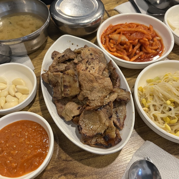 서울 영등포구 문래동 가성비 백반 맛집 - 문래돼지불백 본점