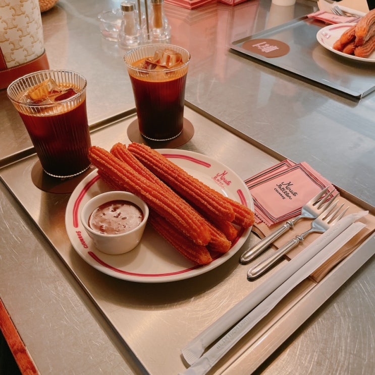  노티드&카멜커피 콜라보 핫한 츄러스 '미뉴트 빠삐용' - 평일 4시간 웨이팅 후기