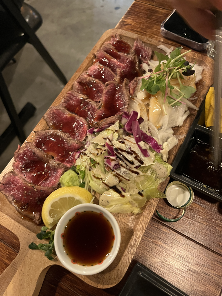 [인천 서구 맛집] 철길 부산 집/ 철길 부산 집 가좌점/ 분위기 좋은 어묵 바/ 소고기 타다끼/ 숙성 연어 사시미