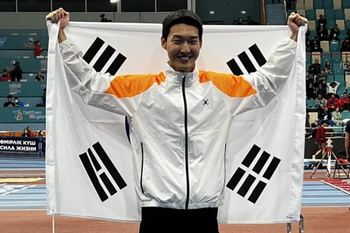 '스마일 점퍼' <b>우상혁</b> 선수, 제10회 <b>아시아</b>실내육상<b>선수권</b>... 