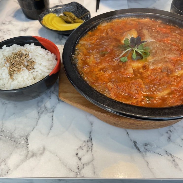  무라에서 나베 먹음