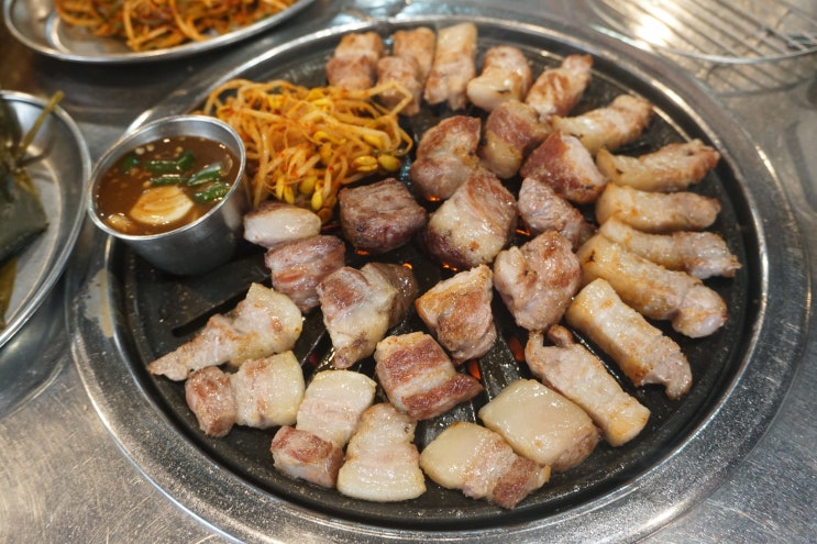  제주 서귀포 연탄구이 맛집 먹고정 그리고 모루쿠다 올레시장점