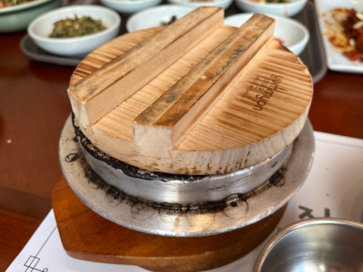  신봉동 외식타운 한정식코스 식당 연지